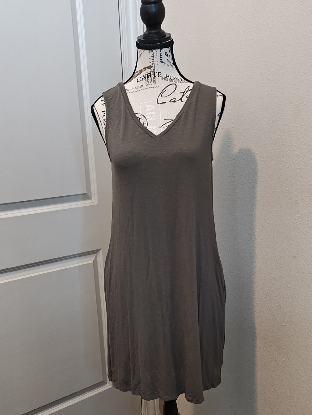 Women’s Sleeveless V-Neck Midi Dress in Taupe